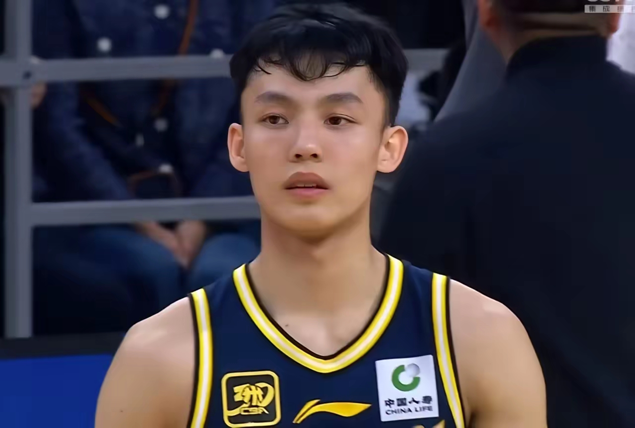 独行侠完胜山西队，米切尔带队取胜