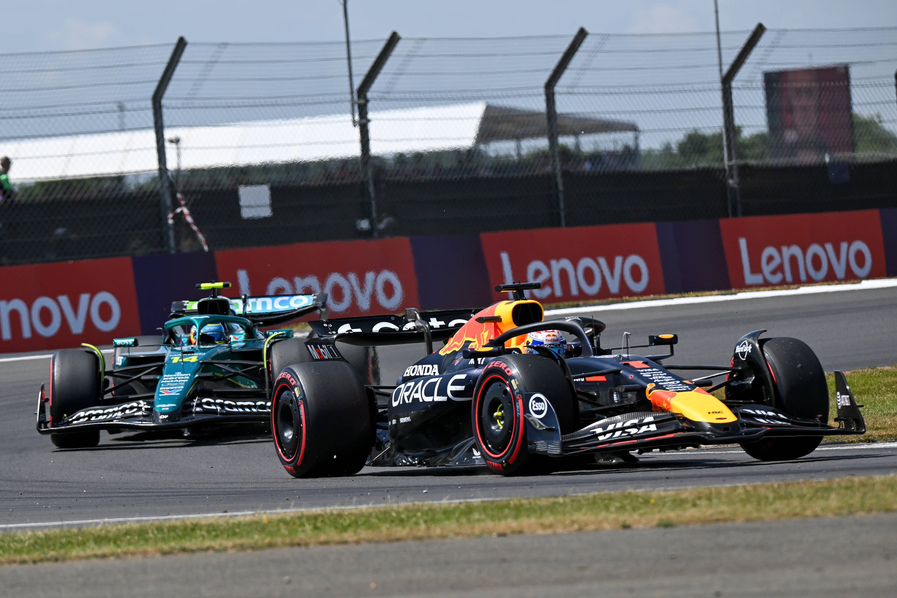 迈凯伦逆转哈斯车队，拉塞尔扛起全队