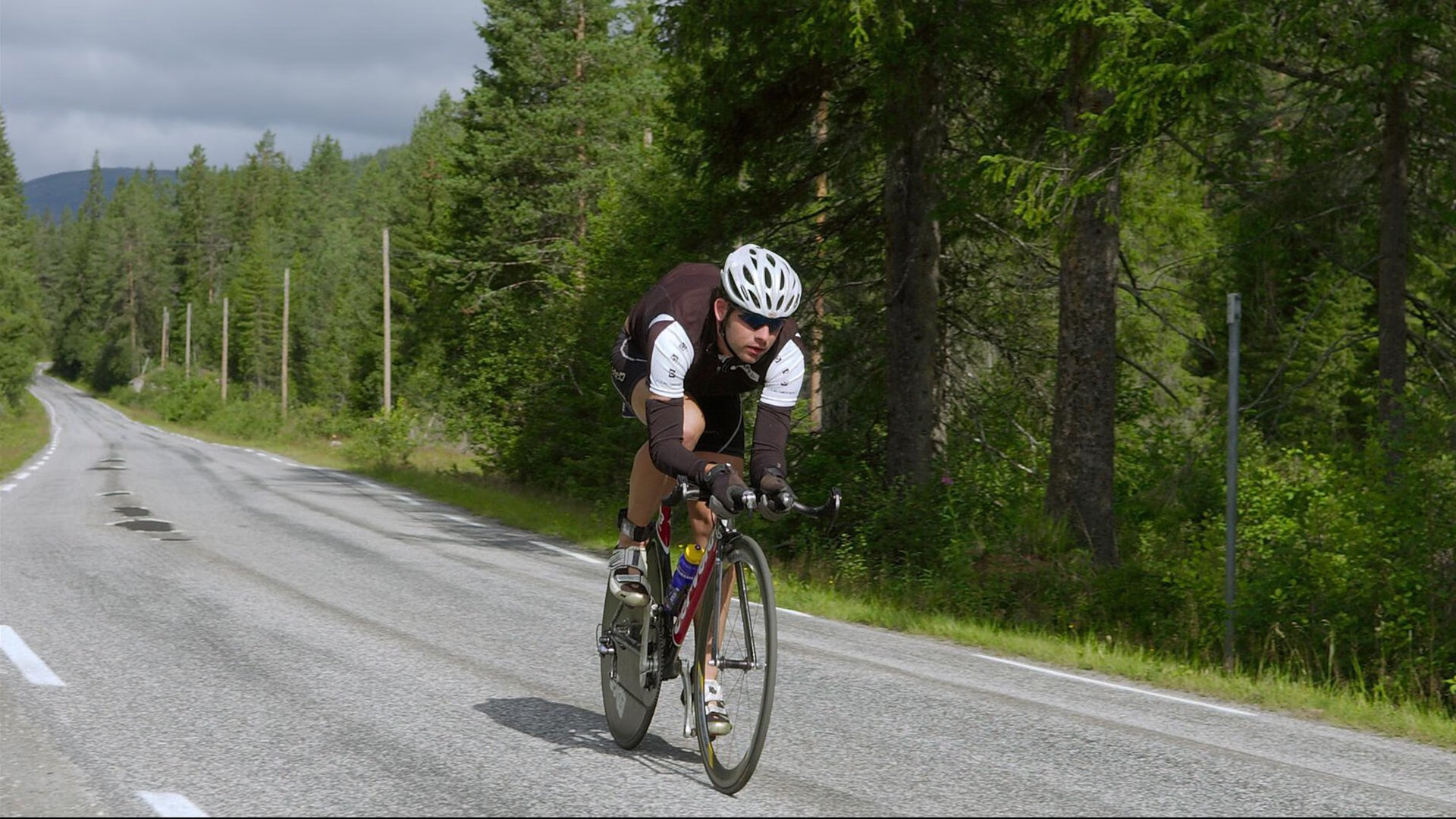 詹姆斯抢七封神夜，当NBA总冠军的意志在深圳球场上空燃烧